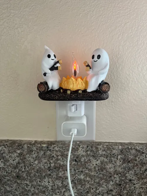 3D LED Ghost Campfire Nightlight, Halloween Night Light Plug into Wall, 3D Flickering Nightlight photo review