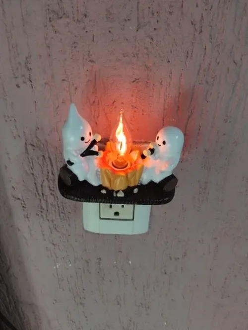 3D LED Ghost Campfire Nightlight, Halloween Night Light Plug into Wall, 3D Flickering Nightlight photo review