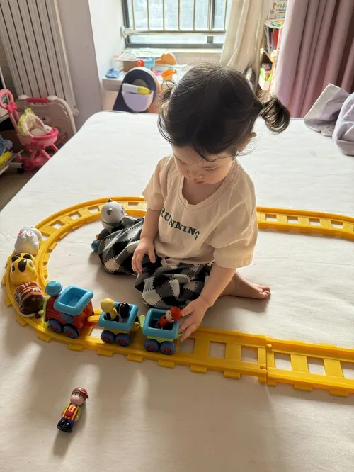 Baby Toys Train Set, Musical Electric Train Toys, Toddler Electric Train Set, Musical Train Toys with Tracks photo review