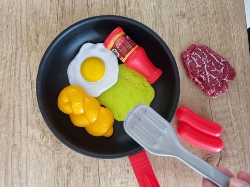 Children's Kitchen Toy Set with Steak Pan and Food for Girls & Boys photo review