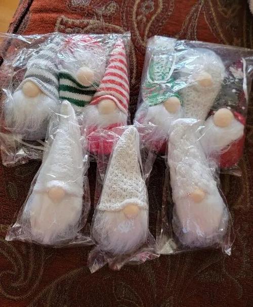 Cute Christmas Doll with Knitted Hat for Home Decoration photo review