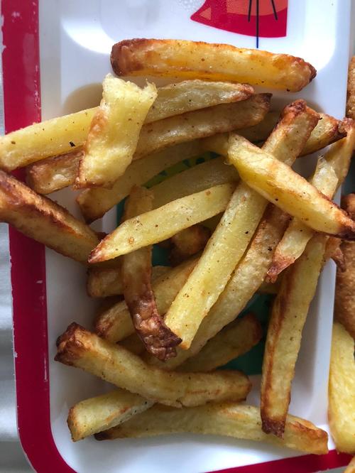 Coupe-frites et hachoir à légumes avec base d'aspiration pour plus de stabilité photo review