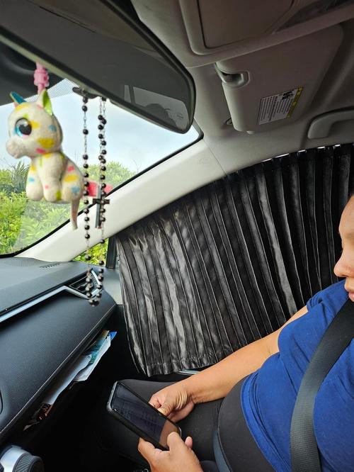 4pcs Magnetic Car Window Sliding Curtain - Car Sunshade Magnetic Side Window Curtain photo review