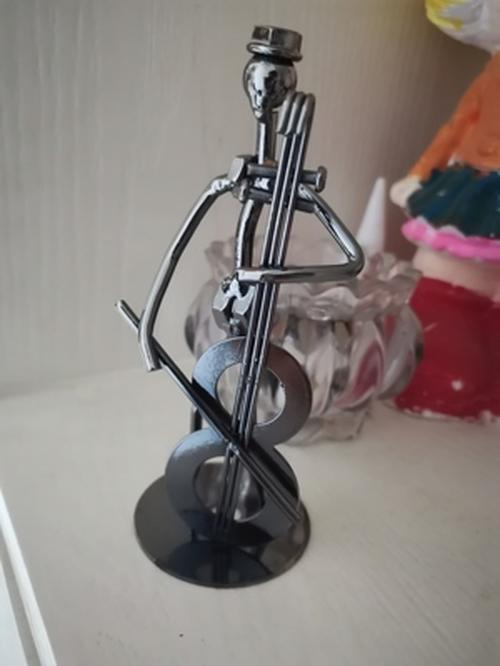 Metal Musician Guitar Player Statue for Home Decor photo review