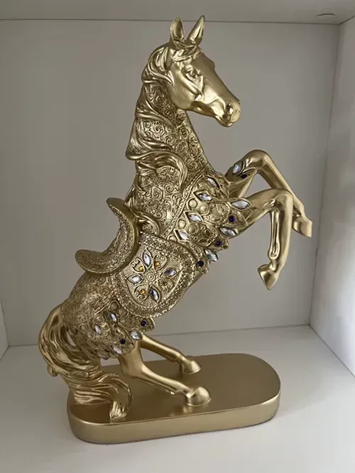 Nordic Resin Horse Sculptures for Home Decoration photo review