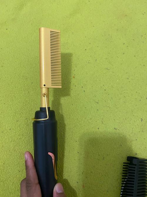 Brosse lissante Anti-brûlure Portable avec peigne chauffant pour boucler les cheveux photo review