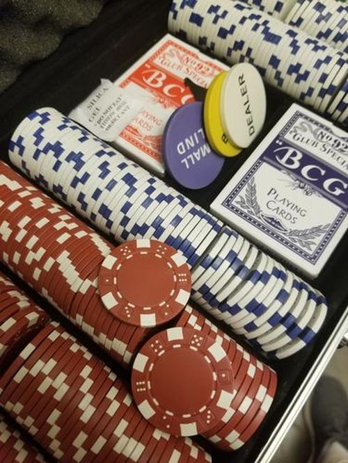 Ultimate Custom Poker Chips Set, Aluminum Box Chip Set Entertainment photo review